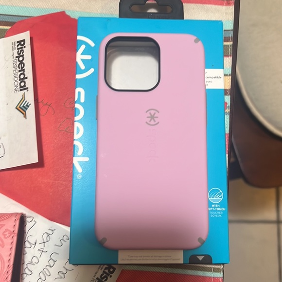 Speck Candy Shell Pro 13 IPhone (Brand New) still in original box. Light pink. - Picture 3 of 6